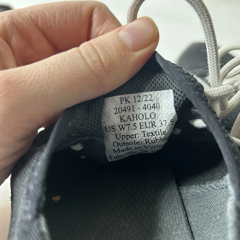 Olukai Kaholo Women's 7.5 Black Lace Up Casual Sneakers Tennis Walking FLAWS